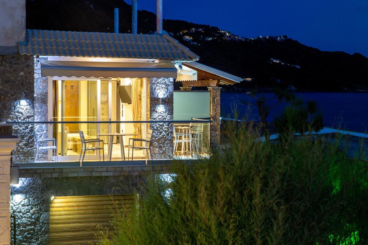 Black Rocks Family, Luxury Seafront Beach Maisonette Agios Gordios  Dış mekan fotoğraf