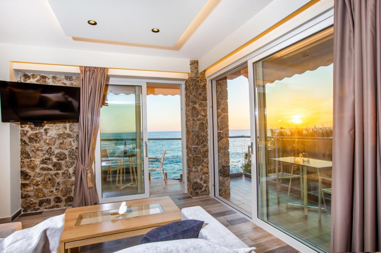 Black Rocks Family, Luxury Seafront Beach Maisonette Agios Gordios  Dış mekan fotoğraf